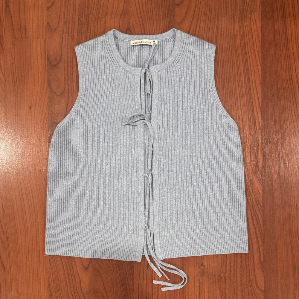 Abercrombie & Fitch Tie Front Sleeveless Knit Vest size Medium